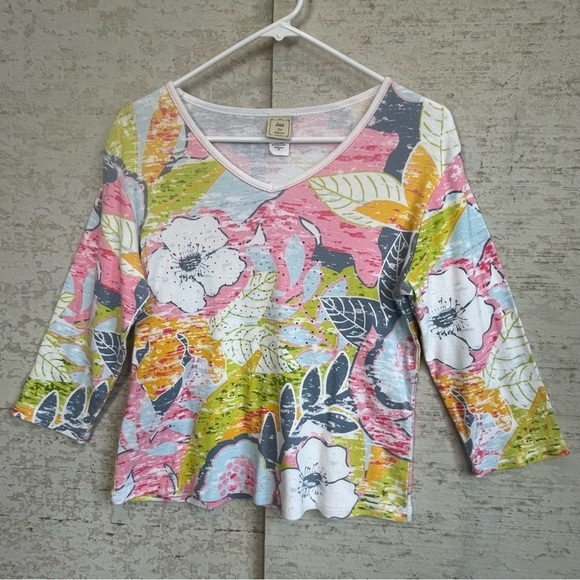 Jess & Jane USA 3/4 Sleeve Pinkberry Shirt Sz SP Big Bright Floral Happy Print - Picture 1 of 14